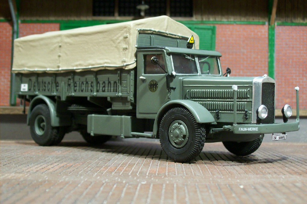 Fertiges Modell in Epoche 2 Lackierung Fertiges Modell in Epoche 2 Lackierung