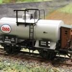 Kesselwagen mit silbernem Kessel und Bremserhaus. Auch mit BP Logo verfügbar.