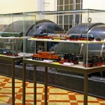 Ausstellungsvitrinen in der Turbinenhalle