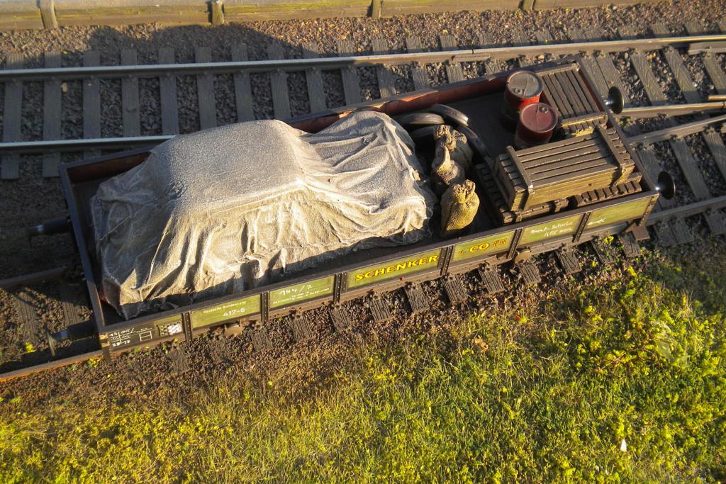 Der X Wagen wurde von Schenker übernommen. Ist das der Wagen vom Betriebsleiter? Der X Wagen wurde von Schenker übernommen.