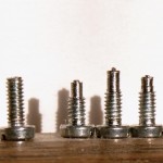 Schrauben mit am Ende abgefeiltem Gewinde zum leichteren Eindrehen Schrauben mit am Ende abgefeiltem Gewinde zum leichteren Eindrehen
