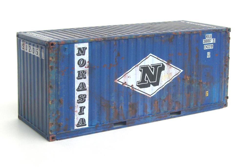 20 Fuß Container mit den typischen Seitenwänden mit Trapezblech