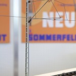 Sommerfeldt Oberleitung mit Standard-Flachmast Sommerfeldt Oberleitung mit Standard-Flachmast