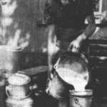 Bäuerin mit Milchkannen