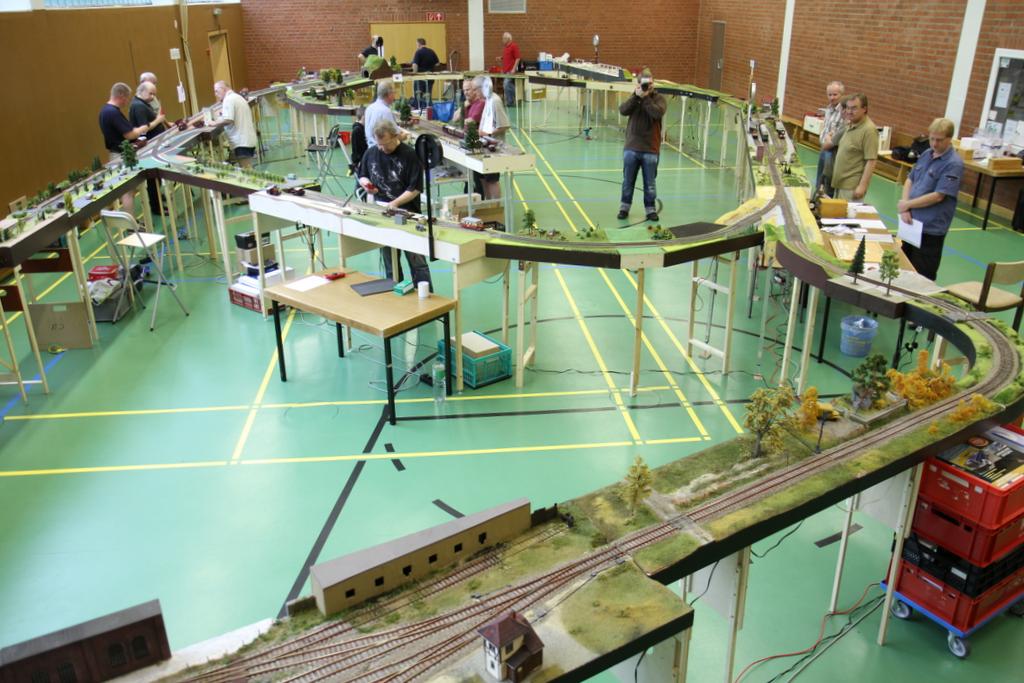 Vom Klettergerüst aus hat man einen schönen Blick über die Halle.