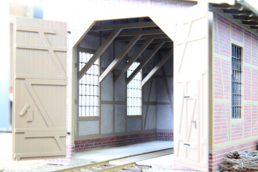 Modellbau Artdetail Lokschuppen Klausdorf Innenansicht mit Dachkonstruktion Modellbau Artdetail Lokschuppen Klausdorf Innenansicht mit Dachkonstruktion