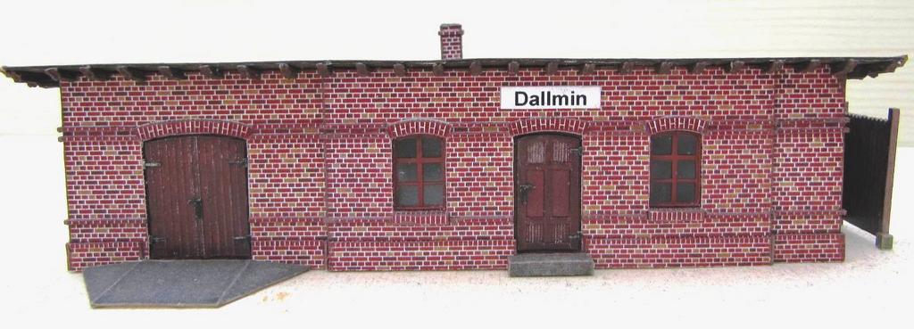 Stationsgebäude Dallmin aus Karton