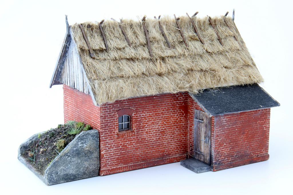 Stangel Schweinestall mit Strohdach