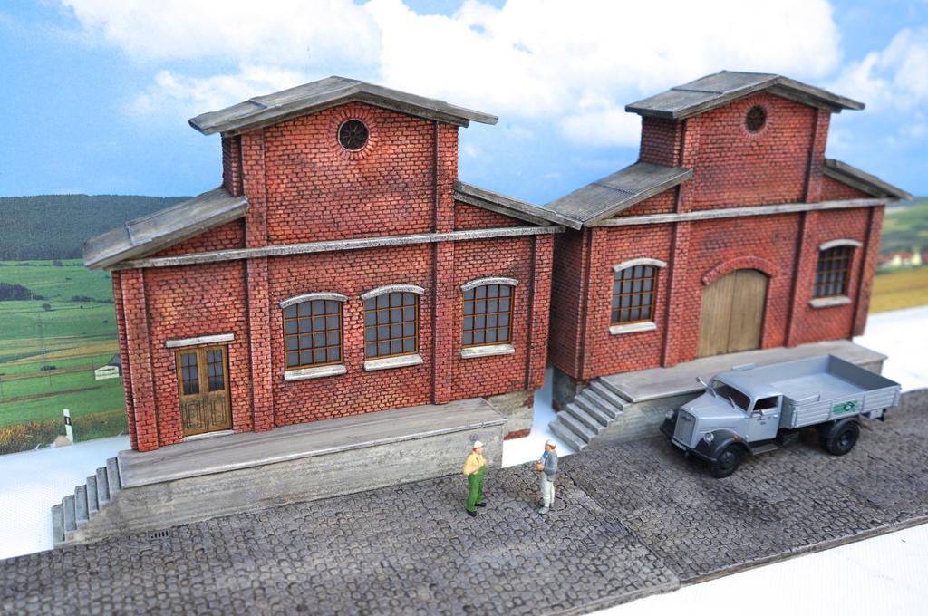 Waller Lagerhallen mit großer Rampe