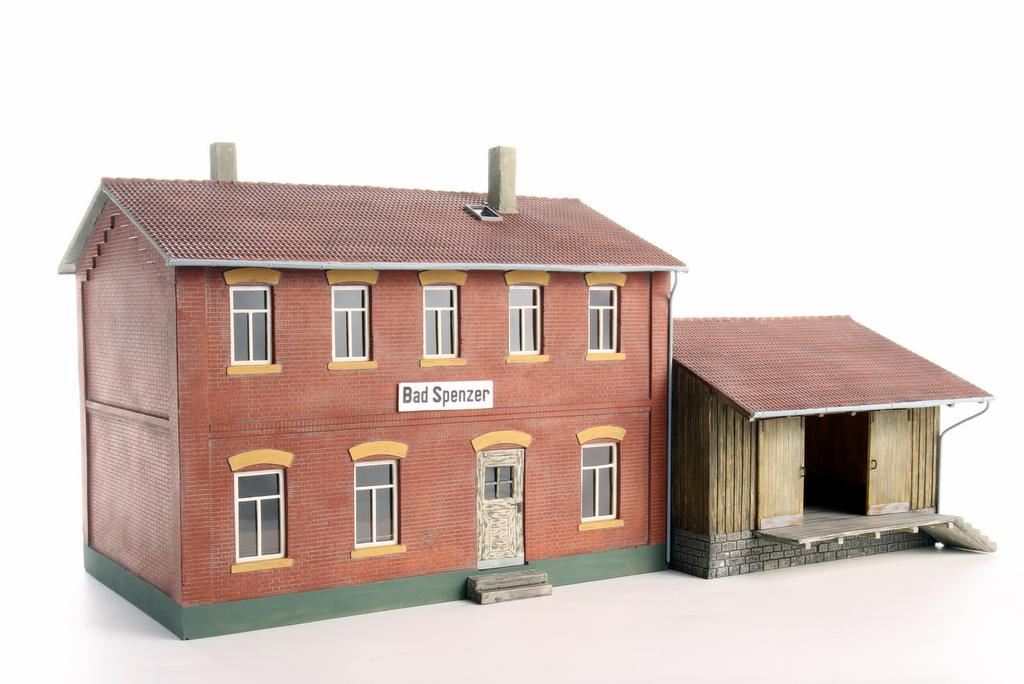 Bahnhof mit Güterschuppen Bad Spenzer