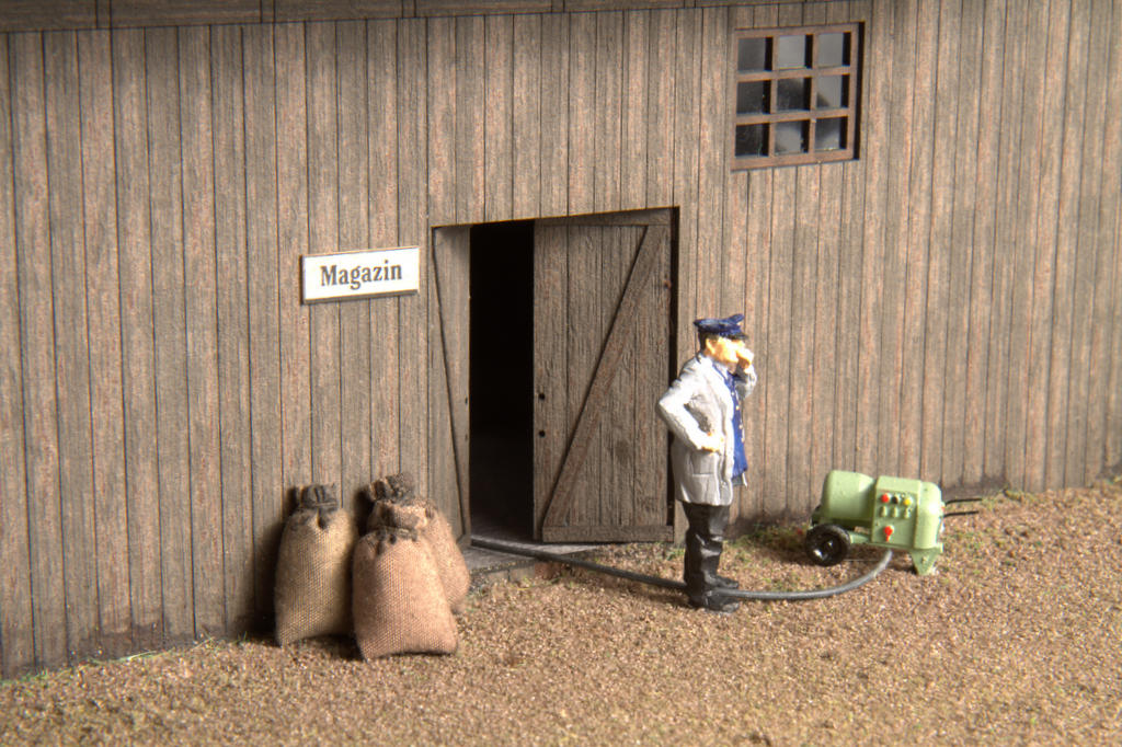 Detailaufnahme: Lagerschuppen-Tor