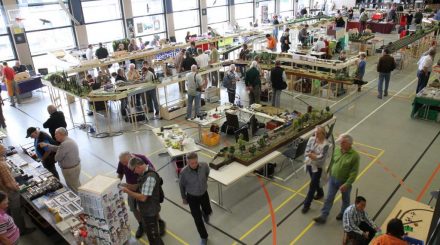 Mehrzweckhalle Stromberg mit Modularrangements und Kleinserienständen