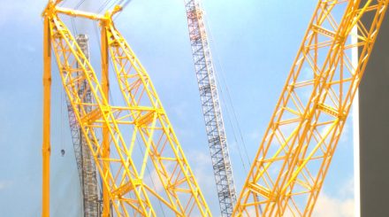 Sarens SGC-120. Der größte mobile Kran der Welt im Modell