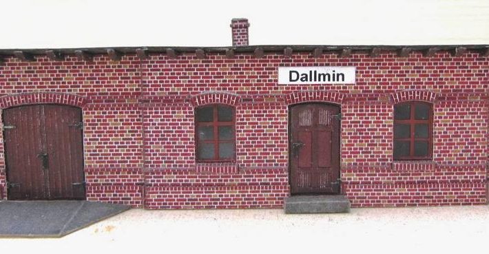 Stationsgebäude Dallmin aus Karton