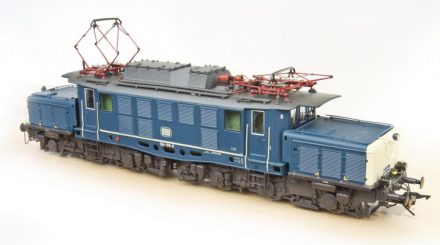 BR 194 in ozeanblau-beige