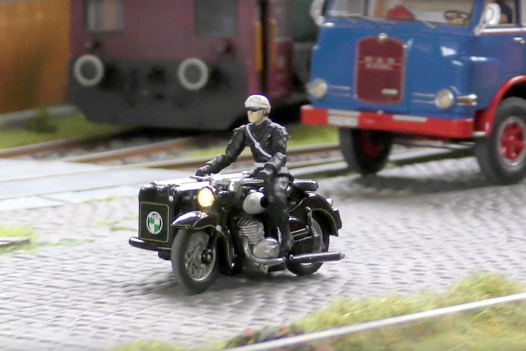 Mario Helms: Ferngesteuertes Puch Motorrad