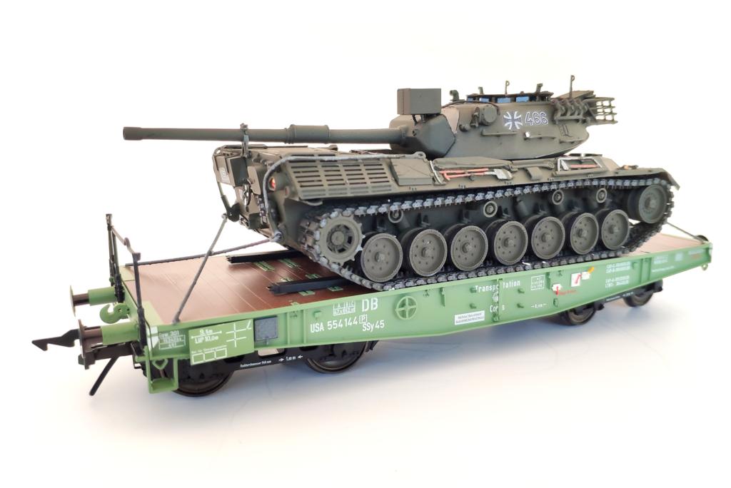 SSy45 Schwerlastwagen mit Leopard 1 als Ladegut