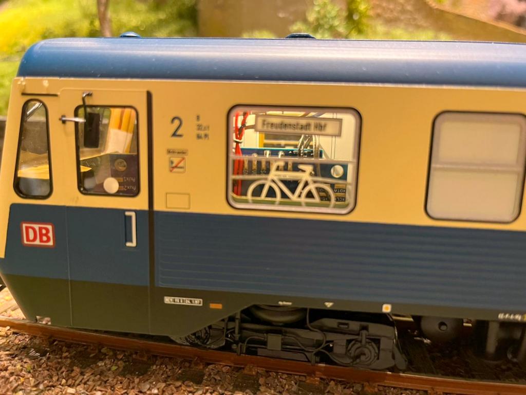 BR 627 ozeanblau-beige Fahrradabteil