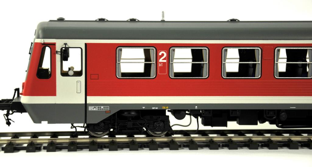 BR 627 verkehrsrot Seite