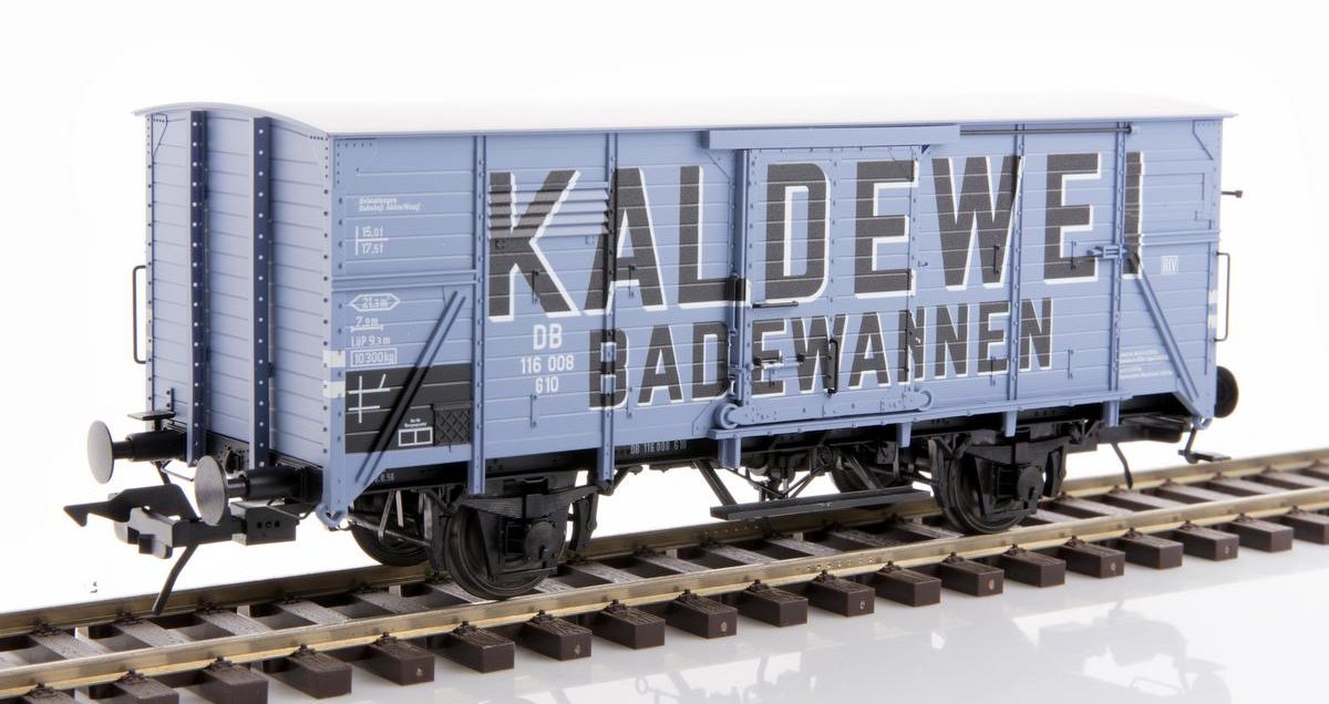 Kaldewei G 10. Eine Seite Badewannen, eine Seite Badeoefen